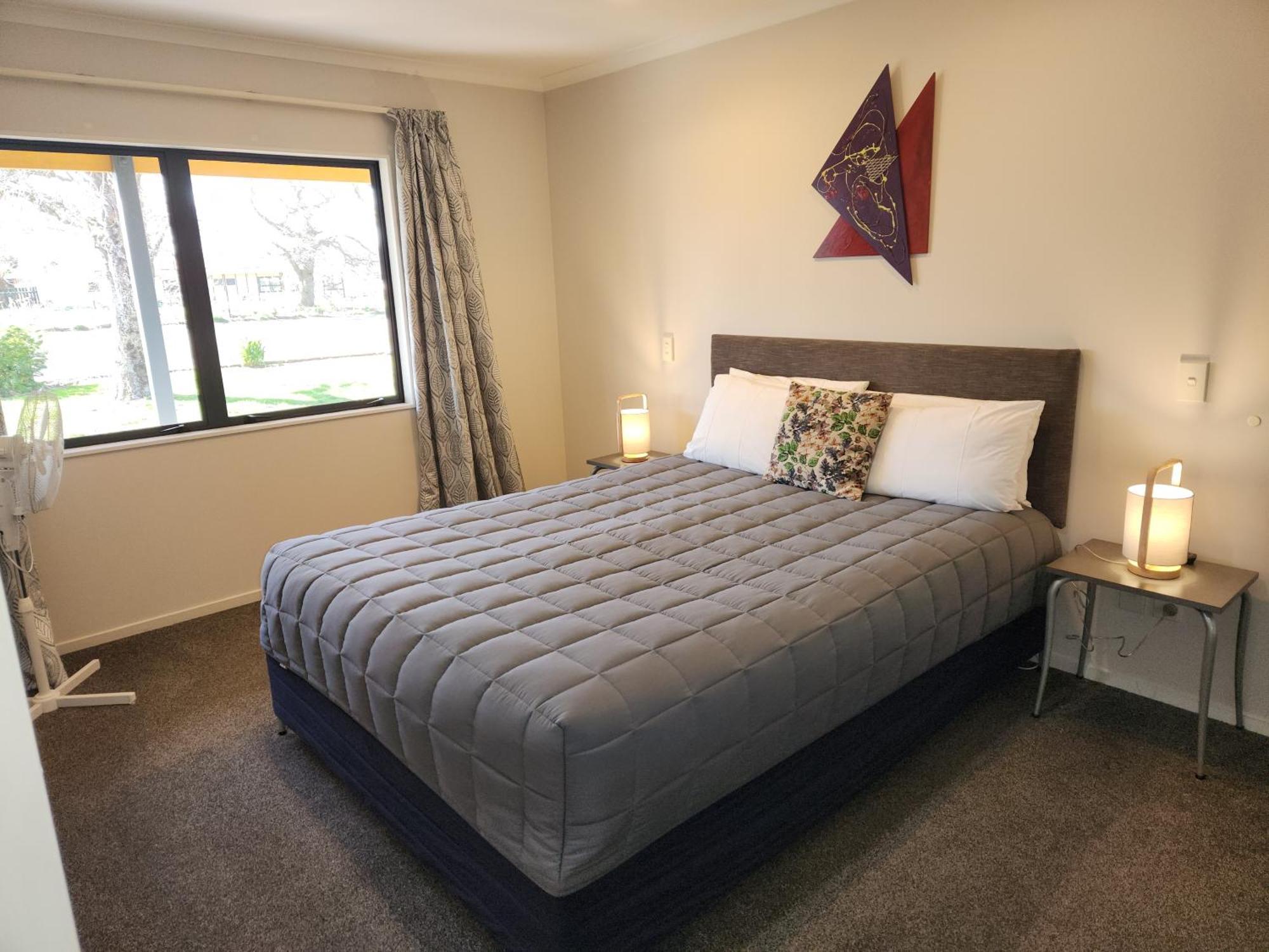 Asure Oak Estate Motor Motel 4*