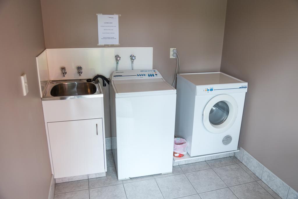 Asure Oak Estate Motor 4* Greytown