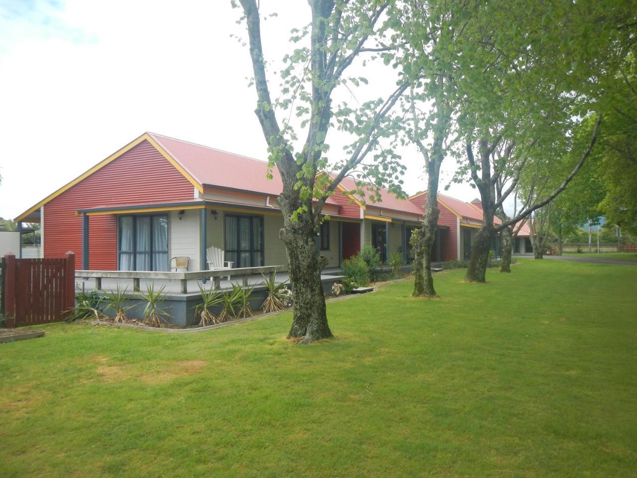 Asure Oak Estate Motor Motel 4*